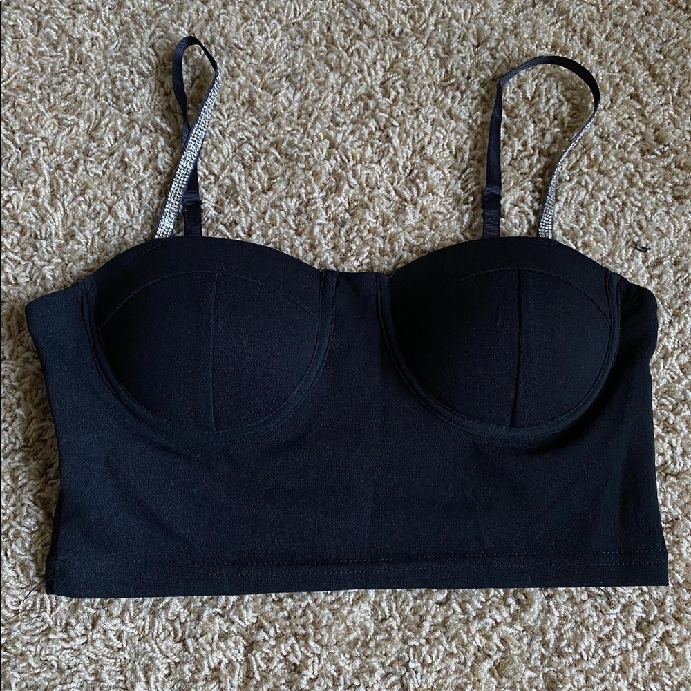 Cropped black shirt